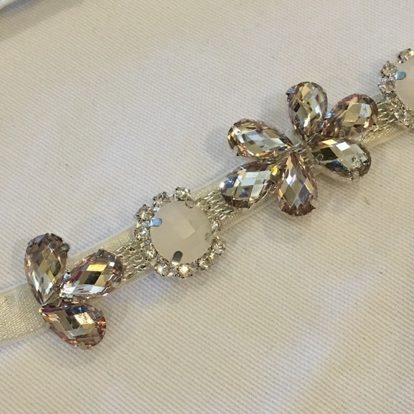 NWT~Headband with Gorgeous Embellishments - Picture 4 of 7